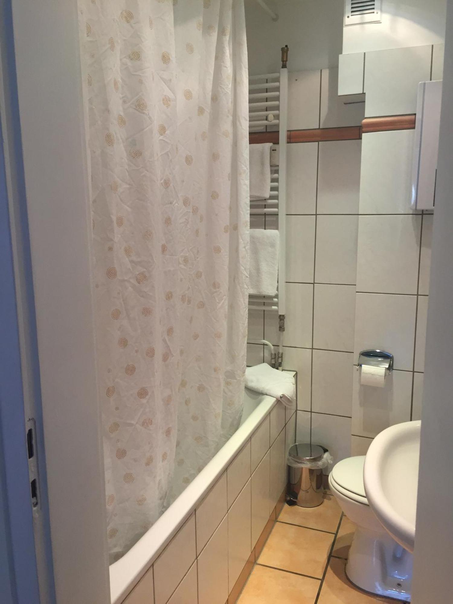 Отель Barcelona 2*